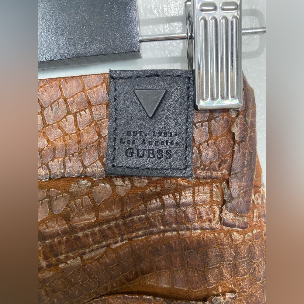 GUESS Brown Croc-Embossed pants. Size 23